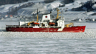 BP and Imperial Oil have paid to use the Canadian Coast Guard's Amundsen for a total of six weeks over the past two years. (Jacques Boissinot/Canadian Press) 