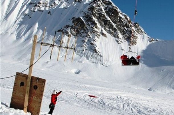 A helicopter rescues Jerry O'Sullivan at 19,500 feet on Mt. McKinley. National Park Service. Photo: Alaska Dispatch