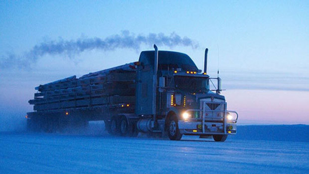 Residents in Fort Chipewyan say warmer weather is threatening the supplies that are usually trucked into the community in winter. (CBC)