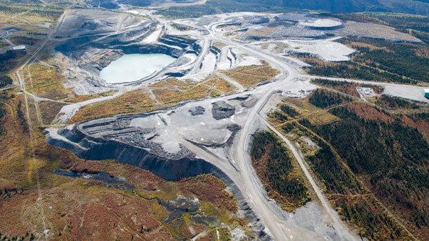 An aerial view of the Grum pit at the Faro mine complex in 2006. The Kaska say the Yukon government has broken promises made about First Nation participation in the mine's clean-up. (C.Archibould/Government of Yukon/Canadian Press)