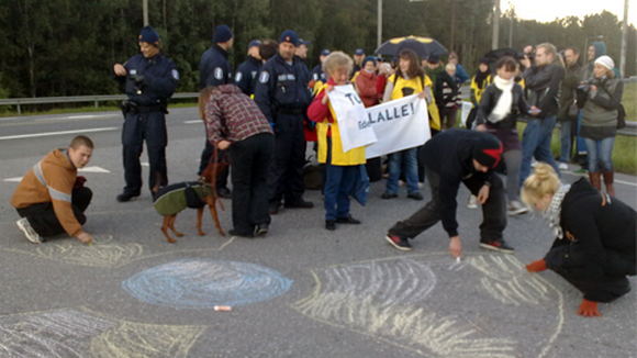 Olkiluoto Blockade demonstrators in 2010. Image: Jari Pelkonen / YLE  