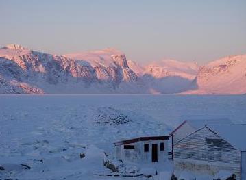 Pangnirtung, Nunavut. Photo: Eilís Quinn