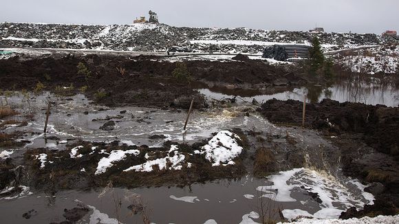 A sludge pond at the Talvivaara metals mine. Image: Kimmo Rauatmaa / Lehtikuva. yle.fi 