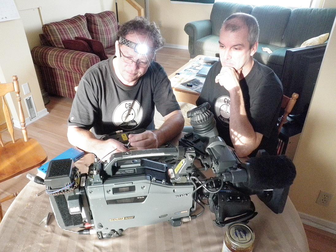Cameraman Alfonse Mondello and soundman Jean Cayouette fix camera. We hope. Photo by Eilís Quinn.