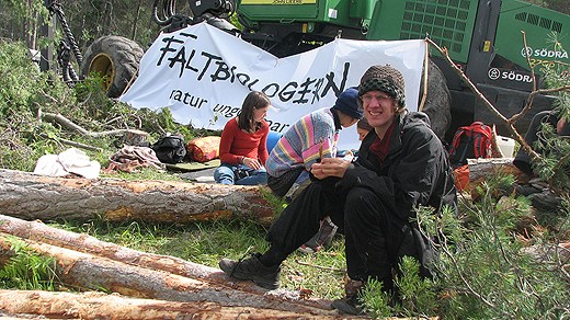 Field biologists and activits protest against Nordkalk. Photo: Hakan Erlandsson/SR Gotland