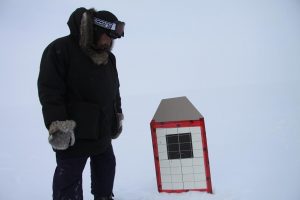 A Canadian Ranger examines his target. Photo by Levon Sevunts.