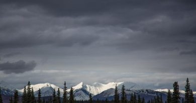 Mountains with fresh snow along the Denali Park Road. September 14, 2012. (Courtesy Brian Weeks, Alaska Dispatch)