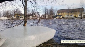 High waters at Pyhäjoki on Sunday. (Anne-Pauliina Rytkönen / Yle) 