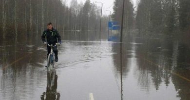 Waters on Wednesday flooded the centre of Ylikiiminki. (Antti Huttu-Hiltunen / Yle)