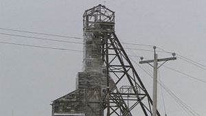 The Department of Aboriginal Affairs and Northern Development says that the cost to clean up the contaminated Giant Mine site in Yellowknife could still grow from the current estimates, which put it at $903 million. (CBC)