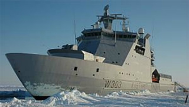 The KV Svalbard, an offshore patrol vessel belonging to the Norwegian Coast Guard, is the parent design for Canada's Arctic offshore patrol ships. It was built for about one-third of what Canada is paying just to design, not build, a similar ship. (Marcus Bengtsson/Wikipedia)