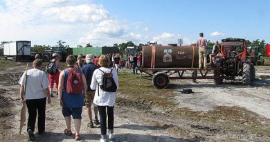 Demonstration against the quarry plan in June 2013. (Lasse Ahnell / SR Gotland)