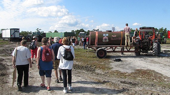 Demonstration against the quarry plan. (Lasse Ahnell / SR Gotland)