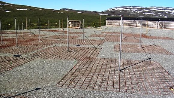 The KAIRA radio telescope is located at Kilpisjärvi, right along the border with Norway. (Raimo Torikka / Yle)