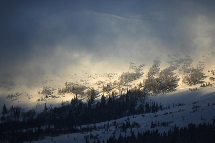 Mountain view in Sweden. A hundred troops on the Norwegian side of the border are helping to search for a 46-old Norwegian citizen. (Olivier Morin / AFP)