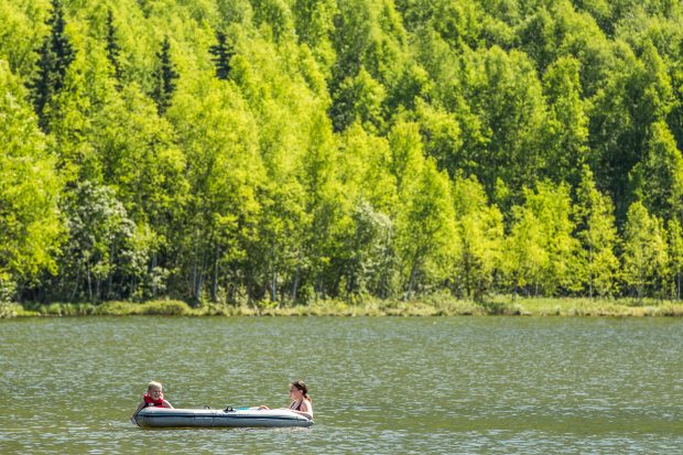 Anchorage set a new monthly record for the most days above 70 degrees – 17 so far, with more expected before the calendar flips to July on Monday. Other parts of Alaska have been even hotter. ( Loren Holmes / Alaska Dispatch)