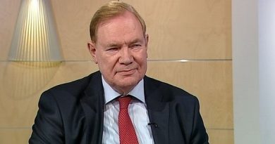 Finland's former prime minister Paavo Lipponen advocates mandatory Swedish-language lessons in the Finnish school system. (Yle)