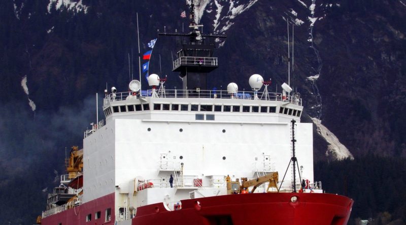 The U.S. Coast Guard Cutter Healy in Alaska in 2008. (AP)