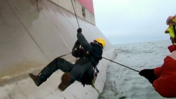Greenpeace activists attempted to board a drilling platform in the Pechora Sea. (Greenpeace)