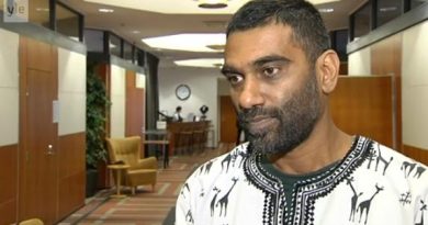 Greenpeace Executive Director Kumi Naidoo visited Finland on Wednesday, asking Foreign Minister Erkki Tuomioja for support. (Yle)