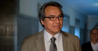 James Anaya, the UN special rapporteur on the rights of indigenous people, says Canada is facing a 'crisis' when it comes to its treatment of indigenous people. (Adrian Wyld/Canadian Press)