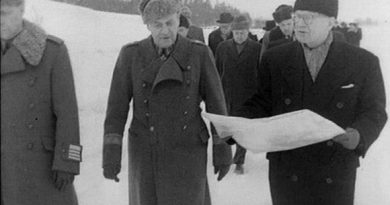 President Urho Kekkonen getting to know the newly-returned Porkkala peninsula. (Yle)