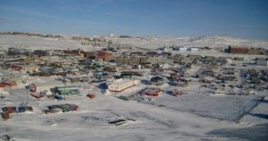 A record number of people took their own lives in Nunavut in 2013 yet young people in the territory say they're not getting the mental health support they need. (Sara Statham)