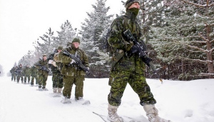 Members of the Arctic Response Company Group train during Exercise Frigid Forrester in Borden, Ont. on Feb. 1, 2014, in preparation for Exercise Trillium Response 14 which will take place in Nunavut later this month. (Master Cpl. Dan Pop/Canadian Army Public Affairs)