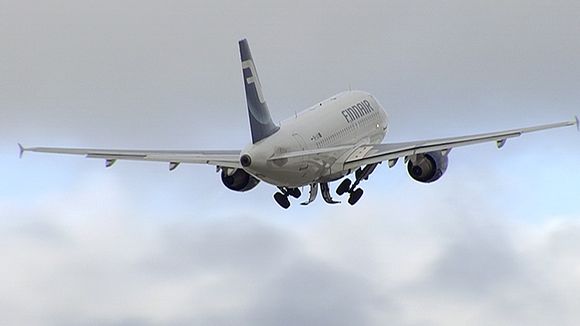 Finnish national airline Finnair reported a loss of 8.8 million euros in 2013. (Yle)