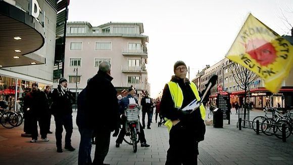 "Atomic power? No thanks" said this protester's flag in Luleå on 17 March. (Yle)