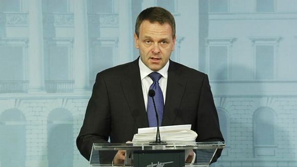 Minister of Economic Affairs Jan Vapaavuori made the announcement at noon on Tuesday. (Yle News)