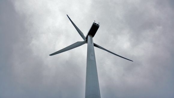 A windpower turbine in Ikaalinen, Finland. (Mihalis Kouloumbis / Yle)