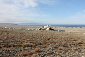A view of the crash scene after First Air flight 6560 smashed into a hillside in Resolute, Nunavut, on Aug. 20, 2011. The TSB says 'a complex series of events' led to the deadly accident that killed 12 people and seriously injured three survivors. (Transportation Safety Board)