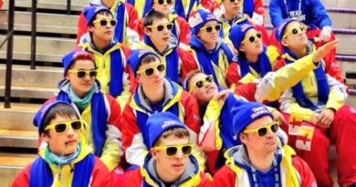 Members of Team Nunavut at the 2014 Arctic Winter Games in Fairbanks, Alaska. The challenge of getting a passport in a timely manner in Nunavut meant some athletes had to give up their spots on the team. (Ross Paterson / CBC.ca)