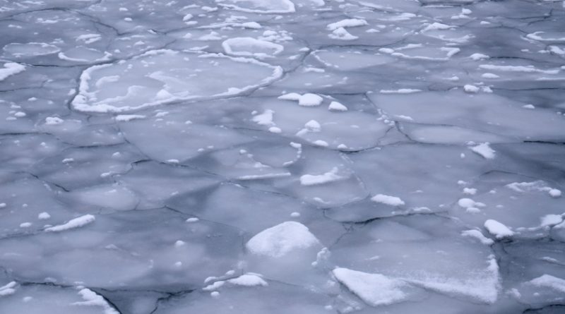 Ice shelf breaking up on a river in Alaska. (iStock)