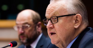 Former Finnish President Martti Ahtisaari at the European parliament in Brussels, Wednesday April 25, 2012. (Geert Vanden Wijngaert / AP)
