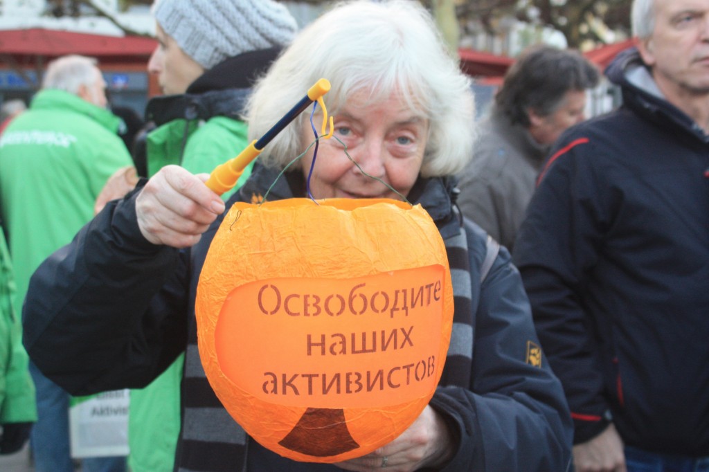The Russian detention of the “Arctic 30″ led to international protests, as here in Bonn (I.Quaile)