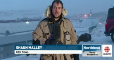 CBC North Video Journalist reporting on a windstorm in Iqaluit. (CBC)