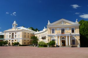 Grand Palace in Pavlovsk Park in Saint-Petersburg, Russia. (iStock)