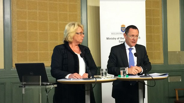 Swedish Environment Minister Lena Ek and the OECD's Simon Upton. (Kris Boswell/Sveriges Radio)