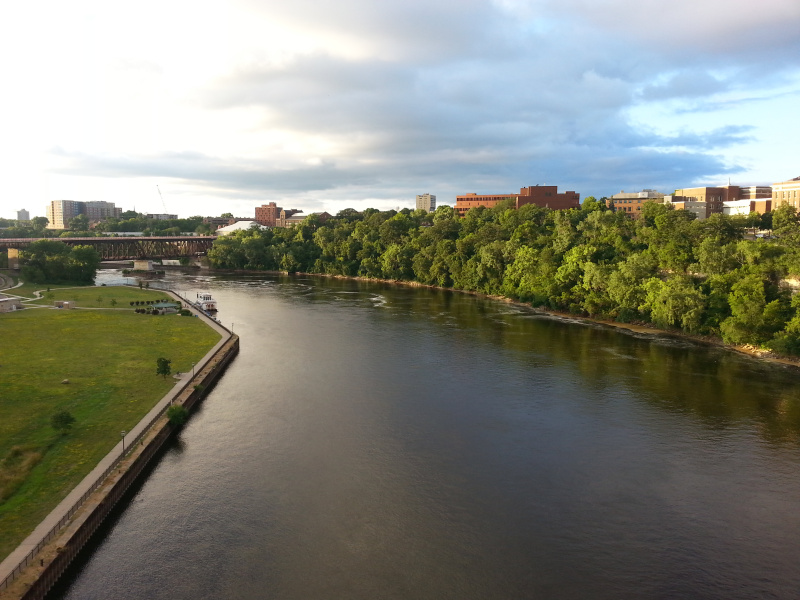 The view of the Mississippi River from the University of Minnesota’s campus. ( Mia Bennett )