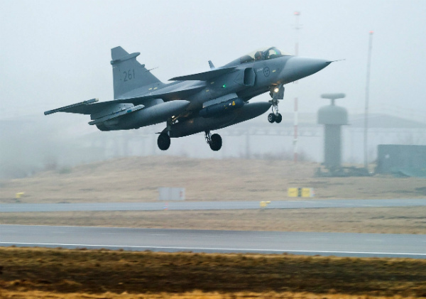 A Swedish Air Force’s JAS 39 Gripen jet fighter in 2011. (Patric Soderstrom/AP)