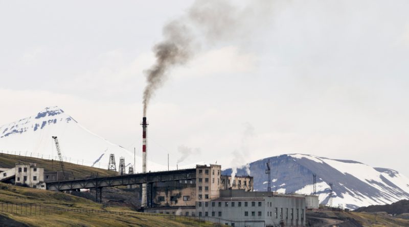 Coal power plant in Russian coal mine settlement Barentsburg, Svalbard, Norway in 2008. (iStock)