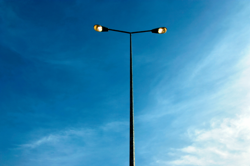 The warm glow of streelights will become only a weekend attraction as Oulu looks to save. (iStock)