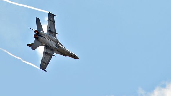 Residents of northern Finland can expect more sightings of Hornet jets this autumn. (Vesa Vaarama / Yle)