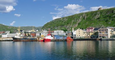 The town of Kirkenes is known as the capital of the Barents Region and the gateway to the East. (iStock)