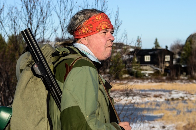 Knut Pettersen on a hunt in Norway's High North. (Emma Jarratt/Barents Observer)