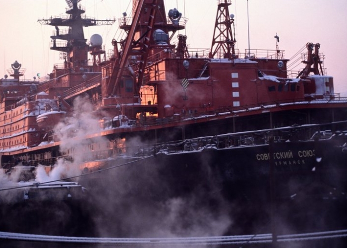 The nuclear powered icebreaker "Sovyetsky Soyuz" operates along the ice-covered waters of the Northern Sea Route. The vessel will probably be ready for service in 2016, according to Atomflot. (Thomas Nilsen / BarentsObserver)