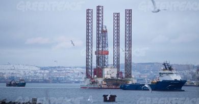 The GSP Saturn drilling rig arrives in the port of Murmansk after an accident occurred November 7 during the towing of the rig from its exploratory drilling location in the Pechora Sea in Arctic Russia. (Gleb Paikachev/Greenpeace)