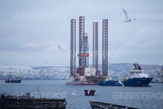 The GSP Saturn drilling rig arrives in the port of Murmansk after an accident occurred November 7 during the towing of the rig from its exploratory drilling location in the Pechora Sea in Arctic Russia. (Gleb Paikachev/Greenpeace)